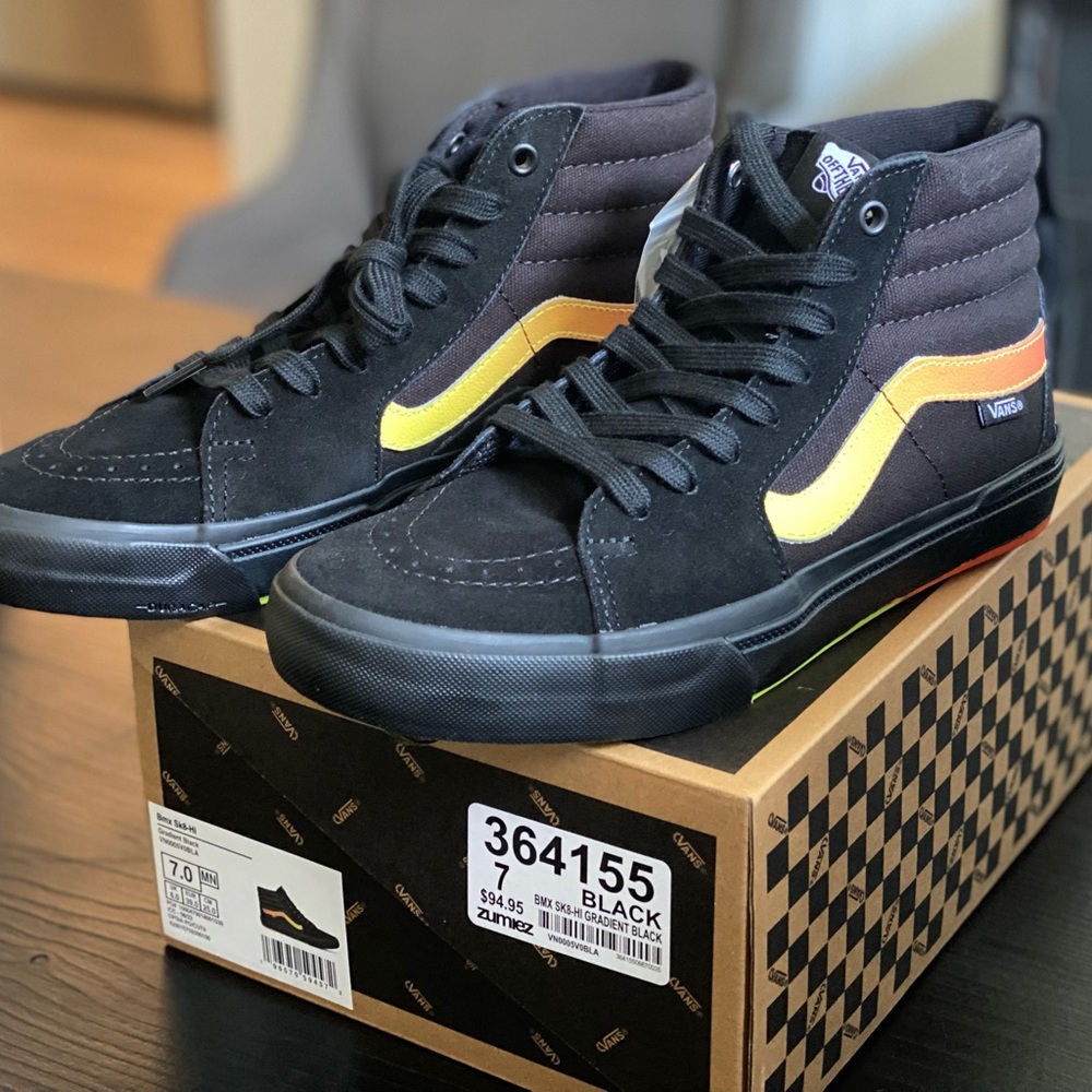 Vans Sk8 7.5 - Never been work (too small & I blanked on returning them in time)